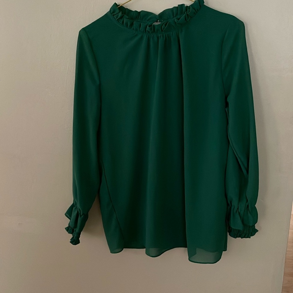 Elegant green shirt